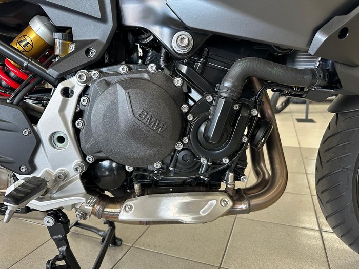 2025 BMW F 900 XR Triple Black F 900 Black