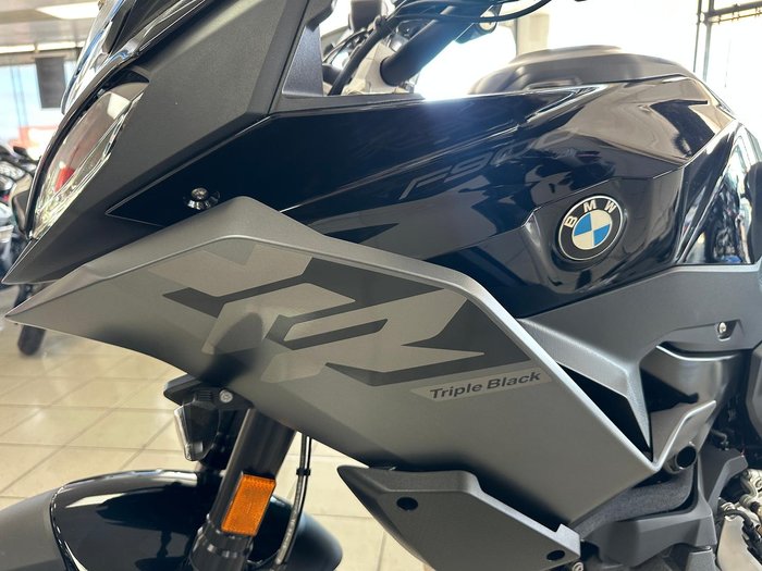 2025 BMW F 900 XR Triple Black F 900 Black