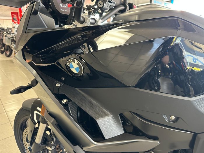 2025 BMW F 900 XR Triple Black F 900 Black