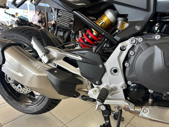 2025 BMW F 900 XR Triple Black F 900 Black