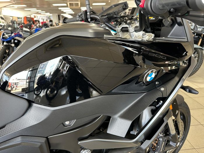2025 BMW F 900 XR Triple Black F 900 Black