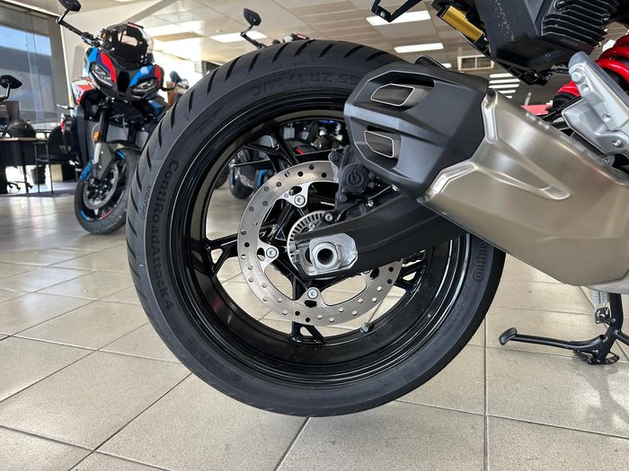 2025 BMW F 900 XR Triple Black F 900 Black