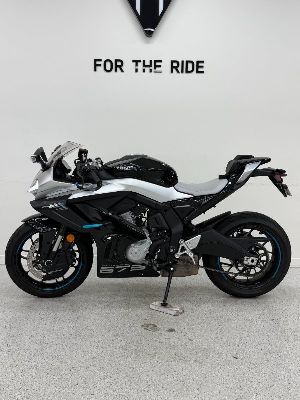 2025 CFMOTO 2025 CF Moto 675CC 675SR-R ABS Road NEBULA BLACK