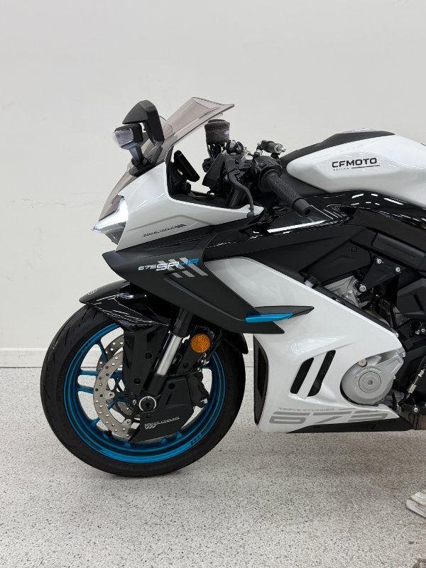 2025 CFMOTO 2025 CF Moto 675CC 675SR-R ABS Road NEBULA WHITE