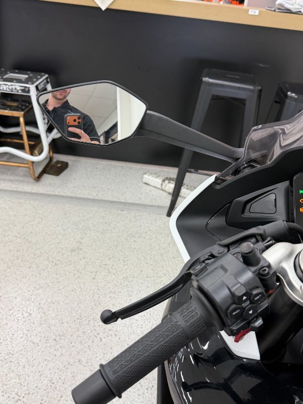 2025 CFMOTO 2025 CF Moto 675CC 675SR-R ABS Road NEBULA WHITE