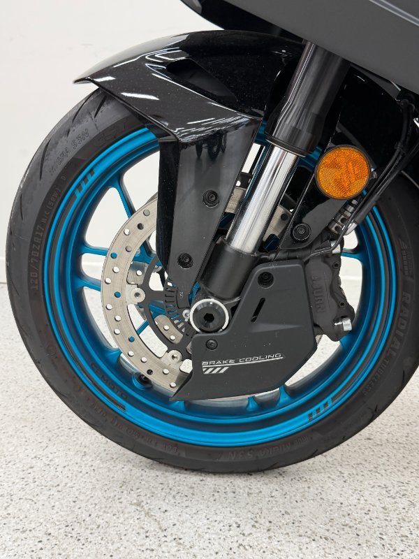 2025 CFMOTO 2025 CF Moto 675CC 675SR-R ABS Road NEBULA WHITE