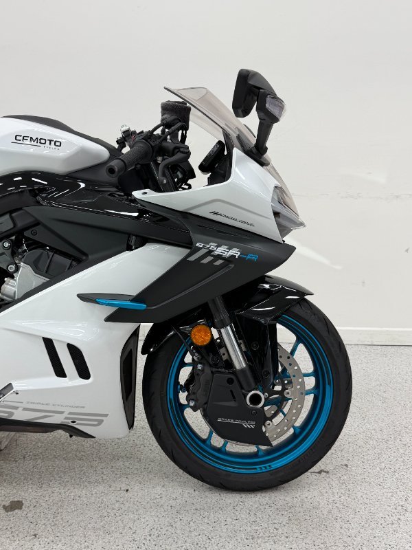 2025 CFMOTO 2025 CF Moto 675CC 675SR-R ABS Road NEBULA WHITE