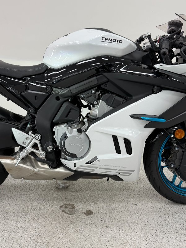 2025 CFMOTO 2025 CF Moto 675CC 675SR-R ABS Road NEBULA WHITE