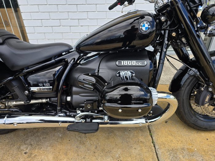 2023 BMW Motorrad R 18 CLASSIC Black