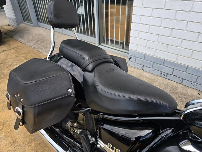 2023 BMW Motorrad R 18 CLASSIC Black