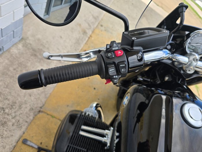 2023 BMW Motorrad R 18 CLASSIC Black