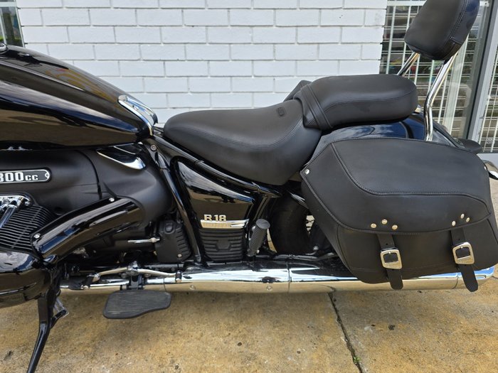 2023 BMW Motorrad R 18 CLASSIC Black