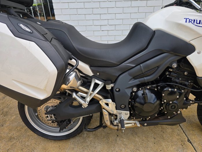 2010 Triumph TIGER 1050 White
