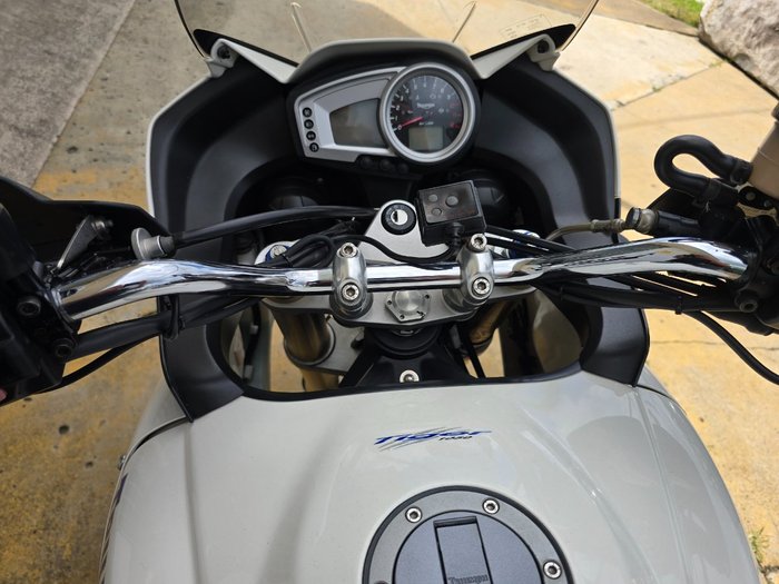 2010 Triumph TIGER 1050 White