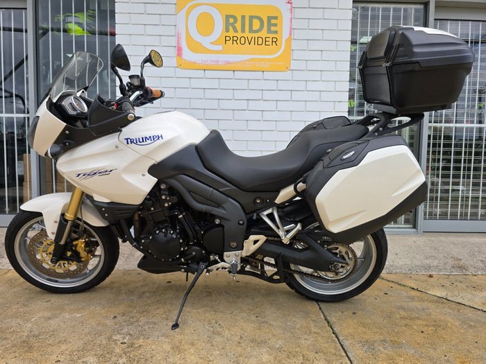 2010 Triumph TIGER 1050 White