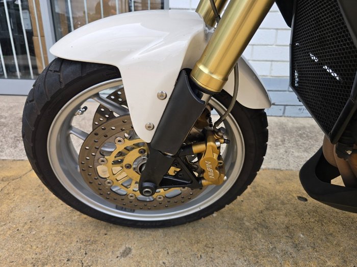 2010 Triumph TIGER 1050 White