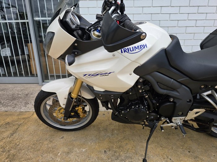 2010 Triumph TIGER 1050 White