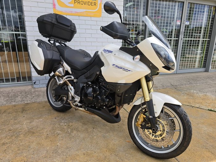 2010 Triumph TIGER 1050 White