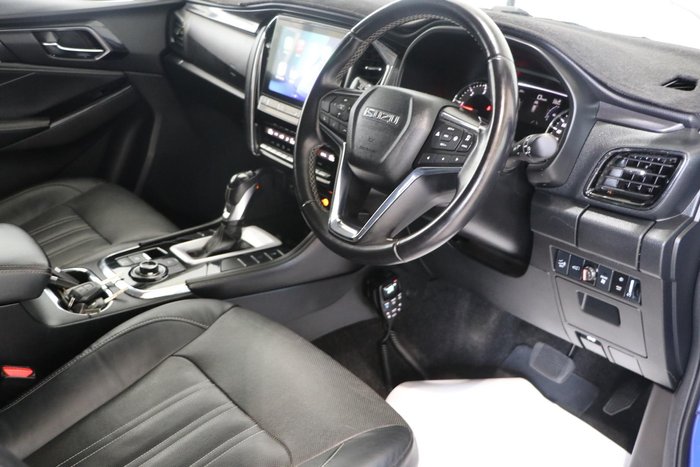 2022 Isuzu MU-X LS-T