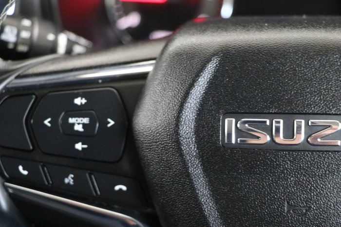 2022 Isuzu MU-X LS-T