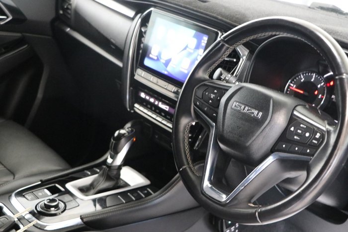 2022 Isuzu MU-X LS-T