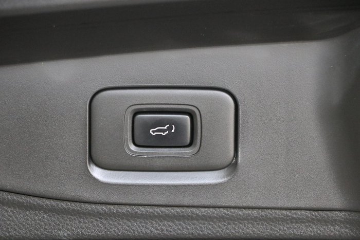 2022 Isuzu MU-X LS-T