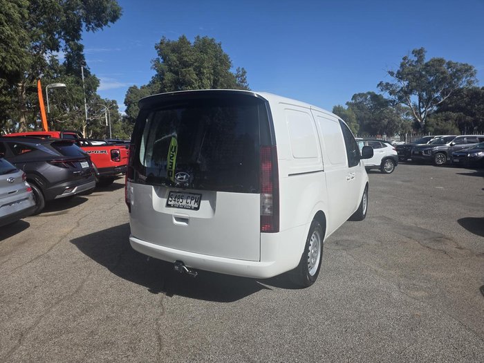2022 Hyundai STARIA LOAD