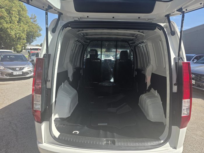 2022 Hyundai STARIA LOAD