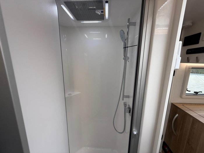 2025 New Age Caravans Manta Ray Mr16er Expedition My26