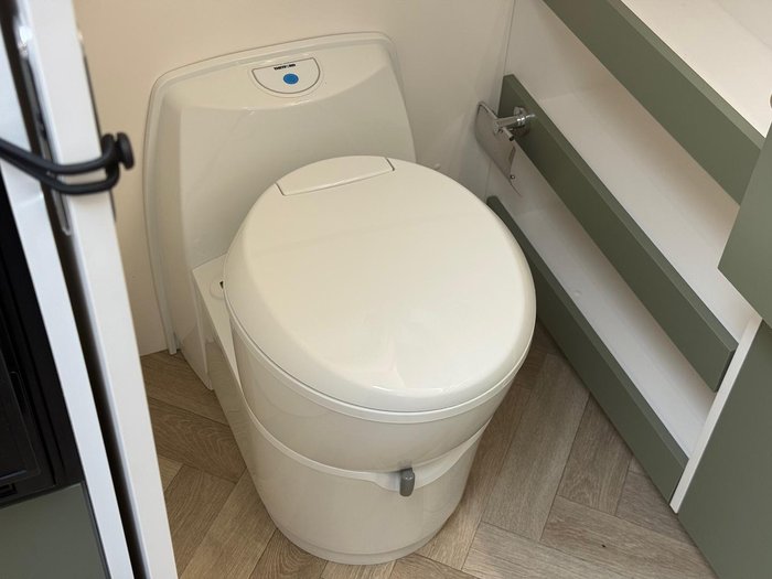 2025 New Age Caravans Manta Ray Mr16er Expedition My26