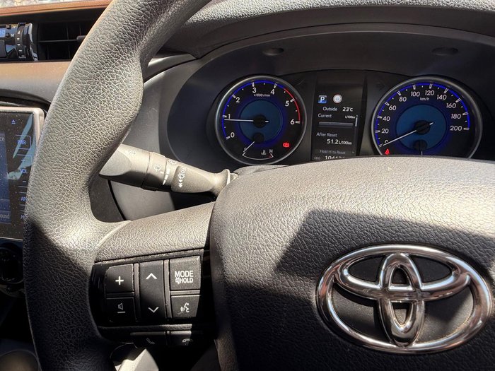 2020 Toyota Hilux SR