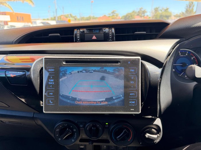 2020 Toyota Hilux SR