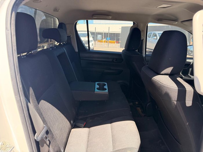 2020 Toyota Hilux SR