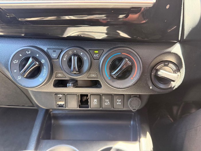 2020 Toyota Hilux SR