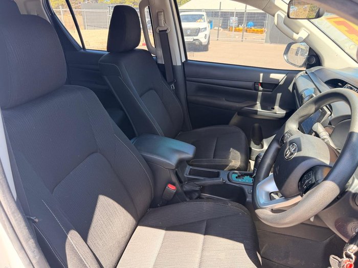 2020 Toyota Hilux SR