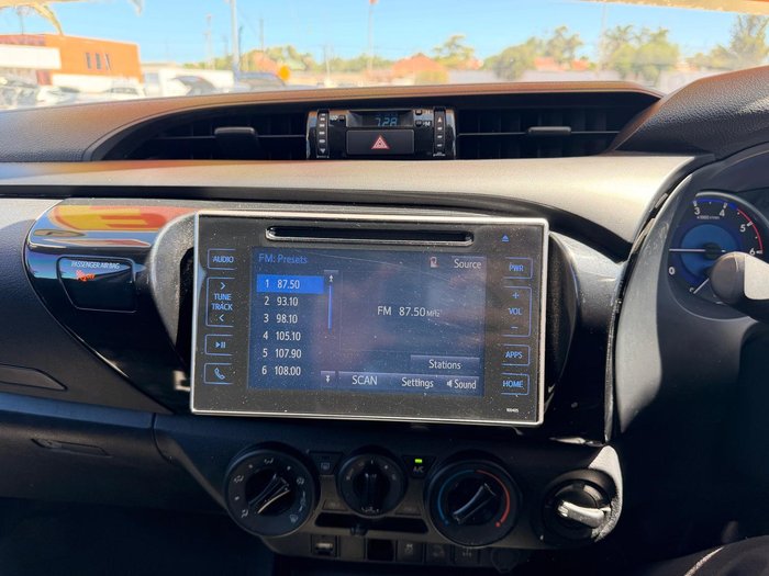 2020 Toyota Hilux SR