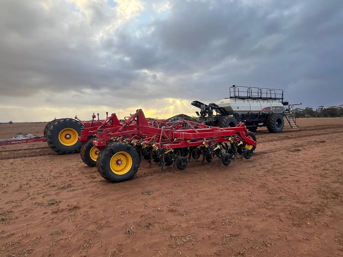 2025 Bourgault 4420Dk & 9650