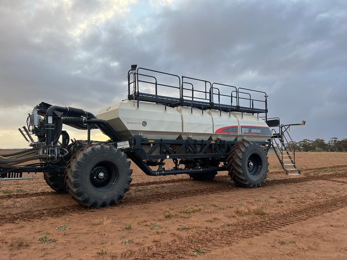 2025 Bourgault 4420Dk & 9650