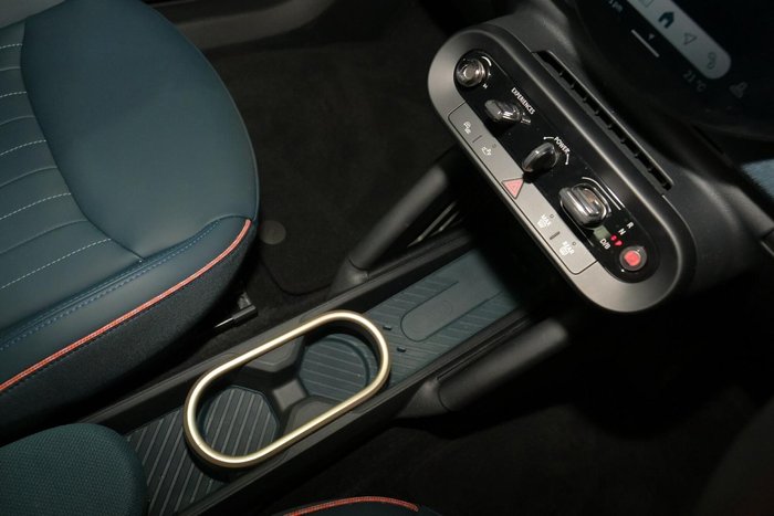 2024 MINI Aceman SE Favoured