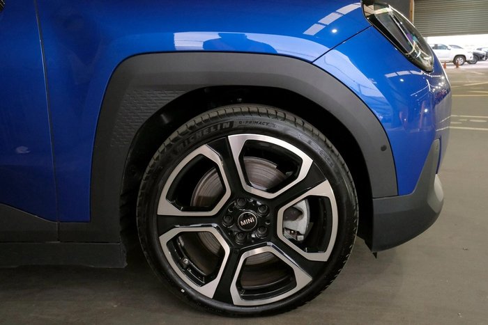 2024 MINI Aceman SE Favoured