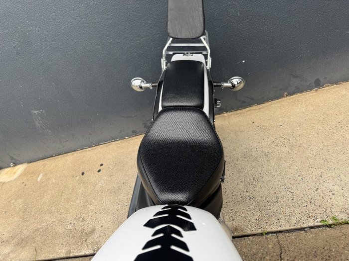 2016 Yamaha XVS650 V-STAR CUSTOM WHITE