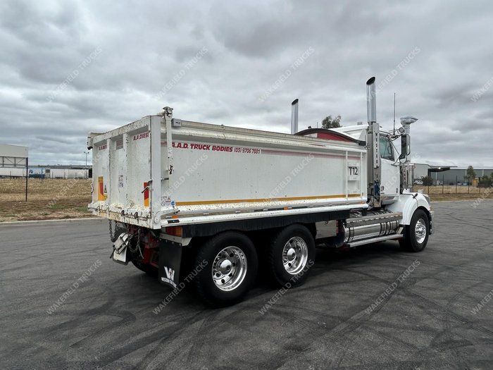 2021 Western Star 4800 Series 4800 FXC White