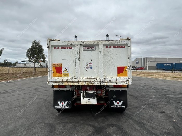 2021 Western Star 4800 Series 4800 FXC White