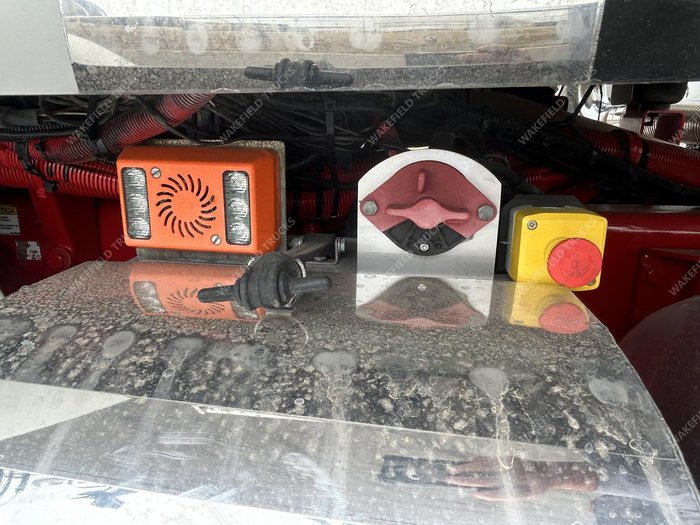 2021 Western Star 4800 Series 4800 FXC White