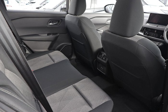 2025 Nissan X-TRAIL ST