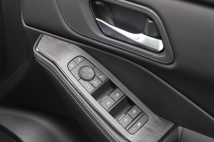 2025 Nissan X-TRAIL ST