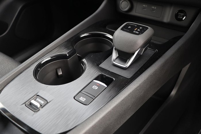 2025 Nissan X-TRAIL ST