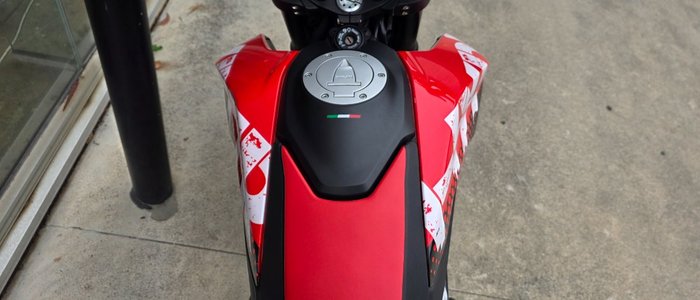 2022 DUCATI HYPERMOTARD 950 RVE RED