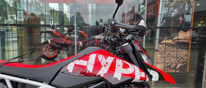 2022 DUCATI HYPERMOTARD 950 RVE RED