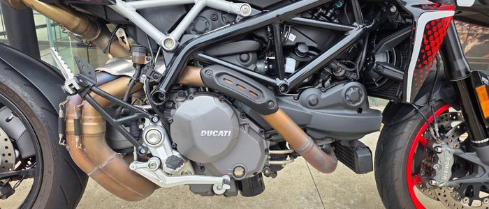 2022 DUCATI HYPERMOTARD 950 RVE RED